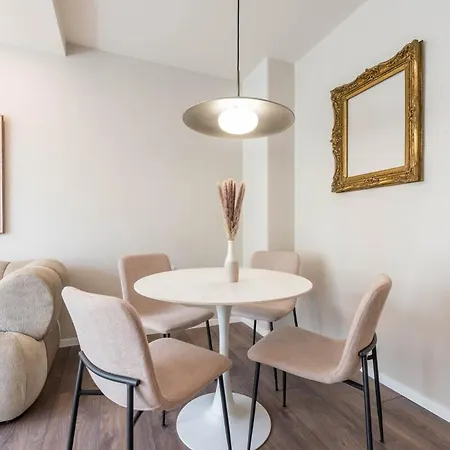 Designer 1br Near The Sea Garden, Chayka District Apartment Varna