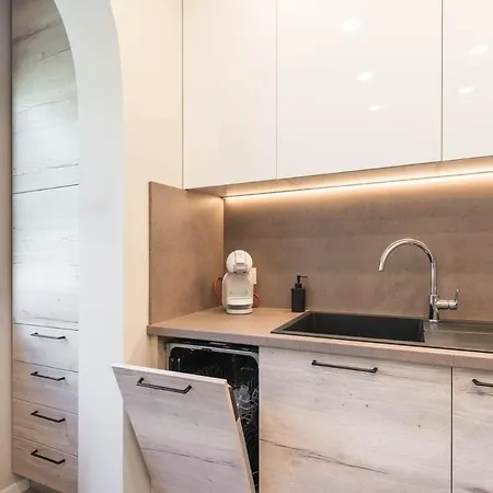 Designer 1br Near The Sea Garden, Chayka District Varna