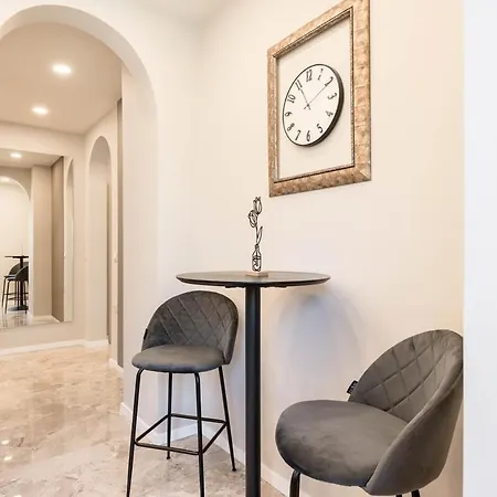 Designer 1br Near The Sea Garden, Chayka District
