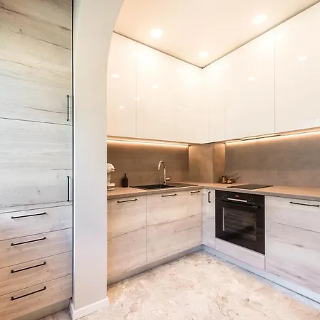 Apartment Designer 1br Near The Sea Garden, Chayka District Varna