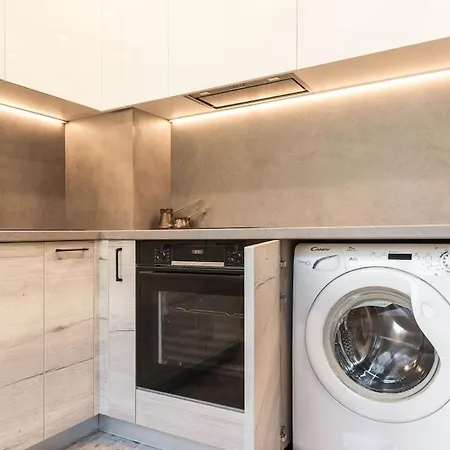 Designer 1br Near The Sea Garden, Chayka District Apartment