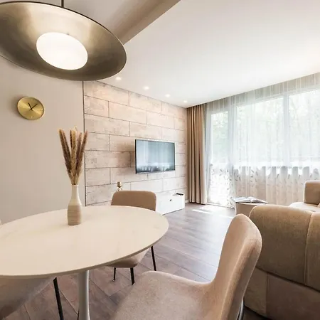 Designer 1br Near The Sea Garden, Chayka District Apartment