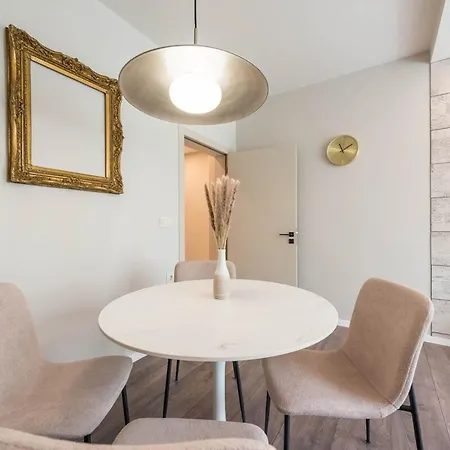 Apartment Designer 1br Near The Sea Garden, Chayka District Varna
