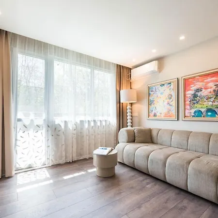 Designer 1br Near The Sea Garden, Chayka District *